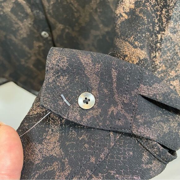 Ladies Rock & Republic brand Sheer Copper and Black Snakeprint Blouse Medium - Picture 10 of 13